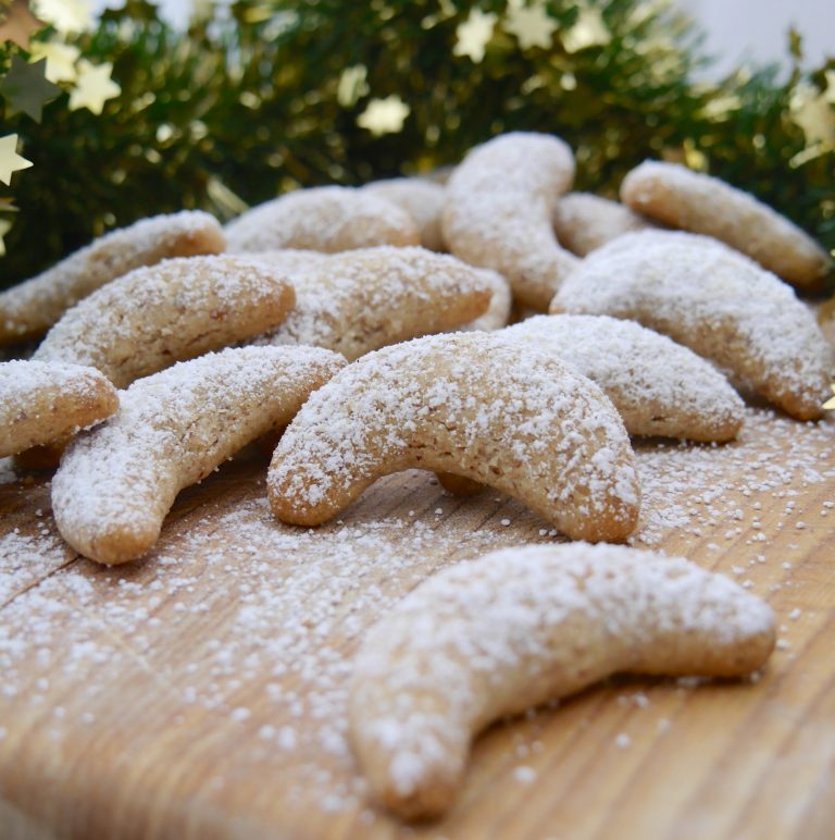 Dinkel-Vanille-Kipferl mit Marzipan - good food blog Dinkel-Vanille-Kipferl mit Marzipan - good food blog