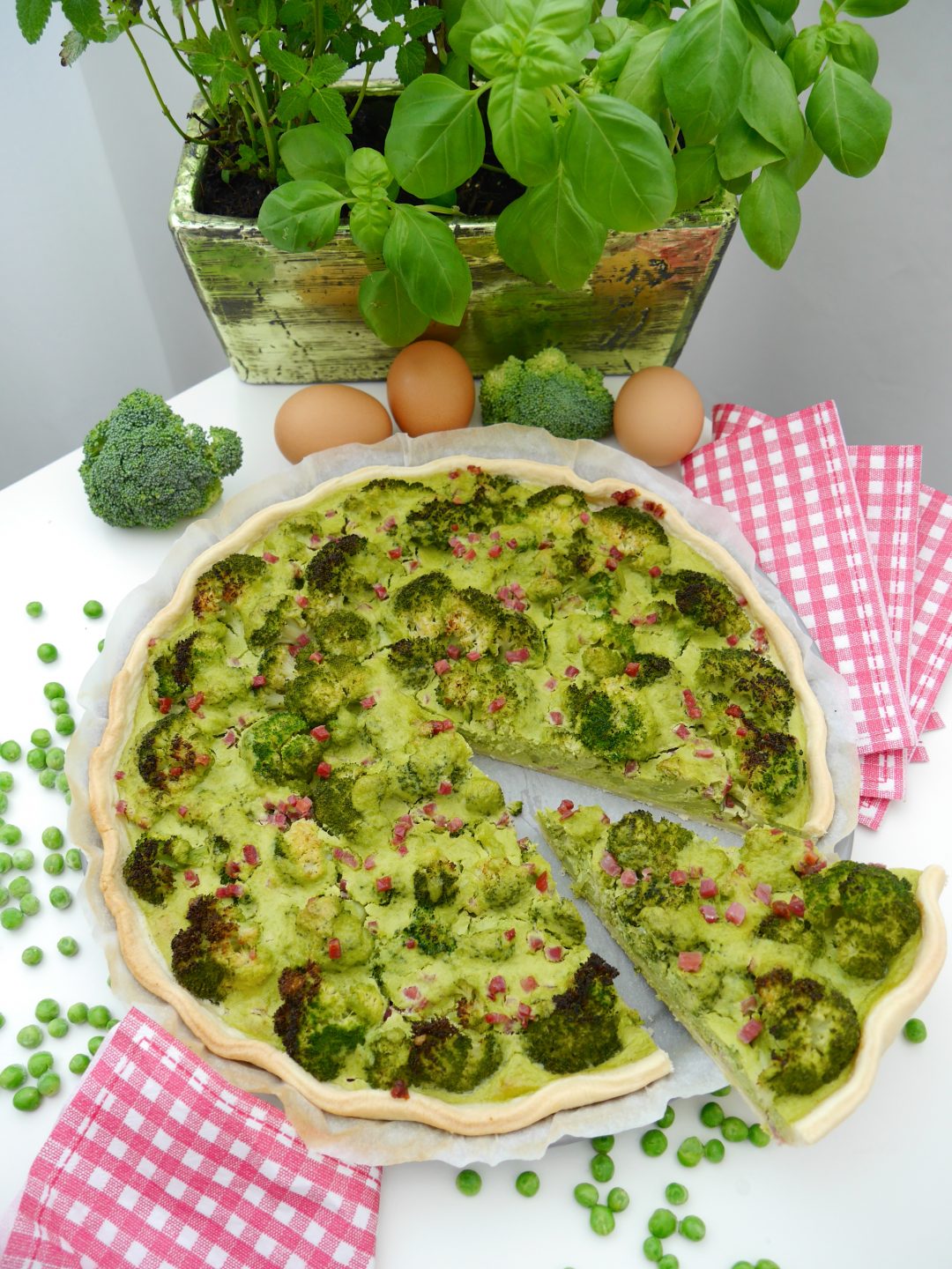 Einfacher als man denkt: Brokkoli-Quiche mit Erbsenpüree - good food blog